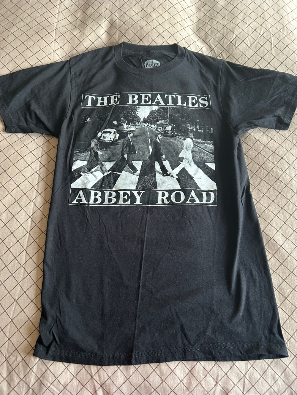 🏷️2/$15 tees: The Beatles Black Abbey Road Photo T-Shirt